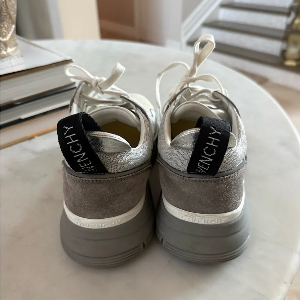 GIVENCHY Jaw Low-Top Sneakers - Picture 14 of 16